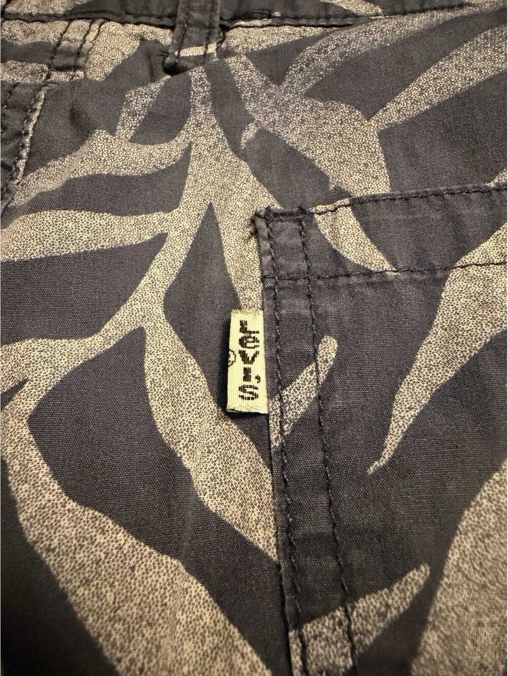 Levi’s Men's Blue Tropical Palm Reversible Chino Shorts Size 36
